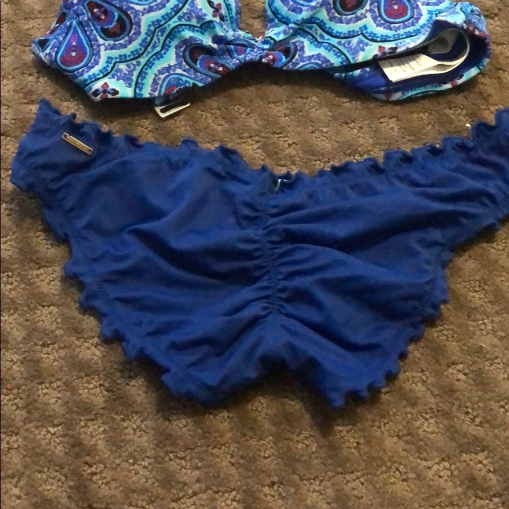 bikini - Picture 2 of 2